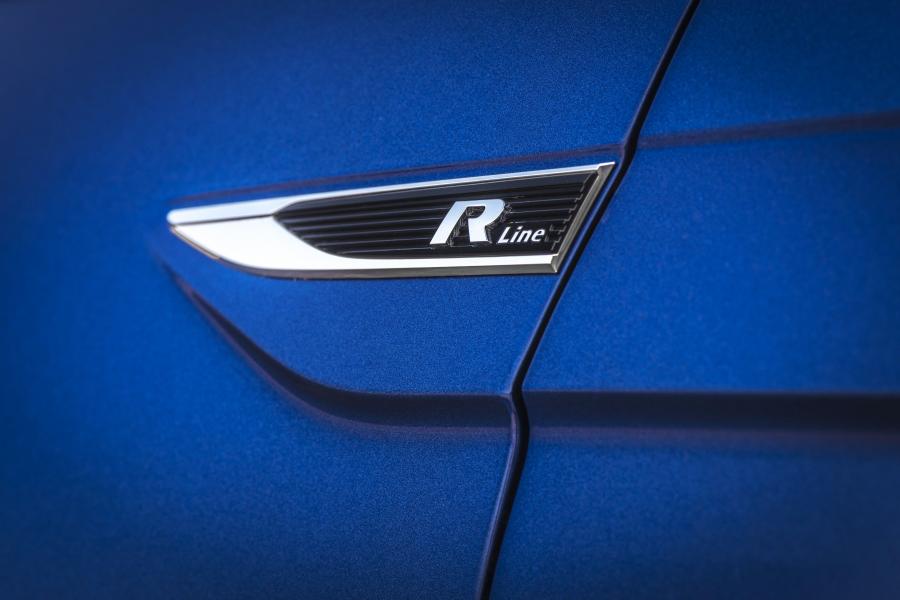 Логотип Volkswagen Polo R-Line (Typ AW) 2017 года  (WW) (фото 38 из 42)